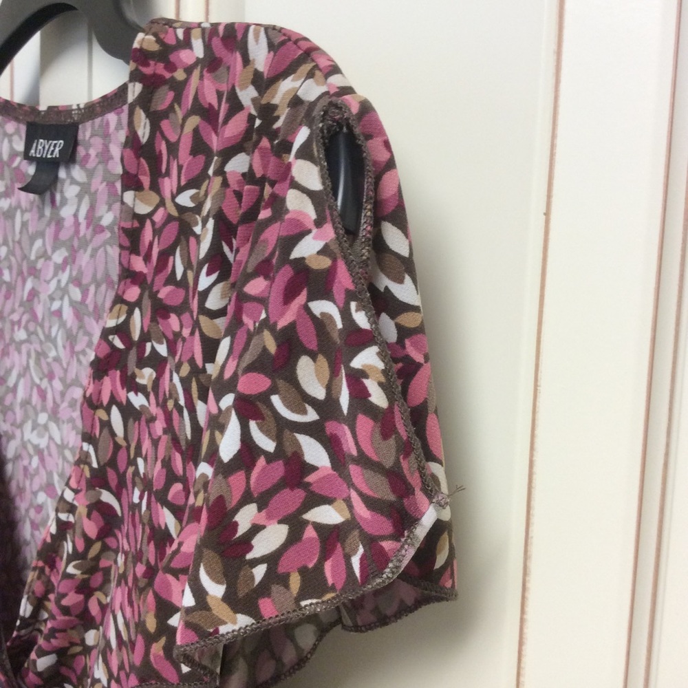 Multicolored leaf patterned blouse - Picture 2 of 3